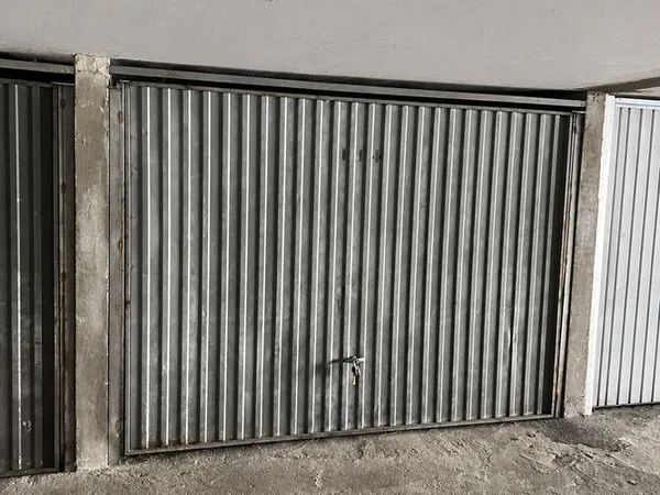 GARAGE 5 min de la gare A LOUER