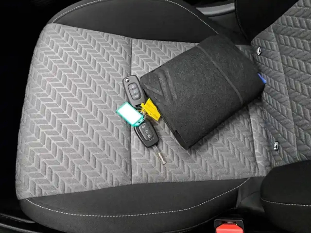 Renault Clio blue dci 100 — photo 120