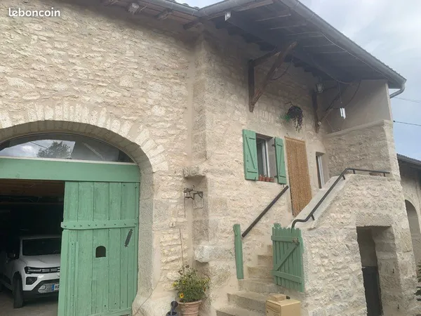 Chambre + petit salon privatif - 290 / mois - revermont