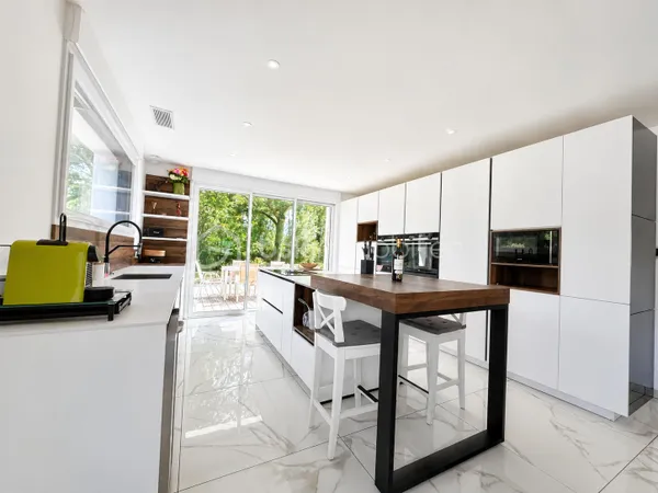 Maison 6 pièces 151 m²