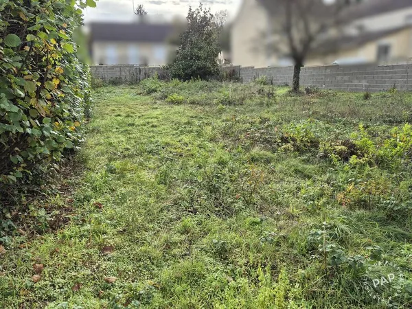 Terrain 300 m²