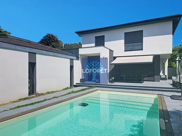 Maison 6 pièces 200 m²