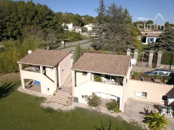 Maison 11 pièces 247 m²