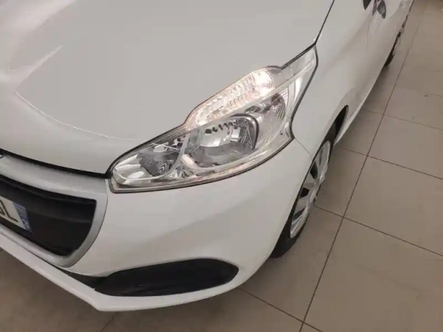 Peugeot 208 puretech 68ch bvm5 — photo 16