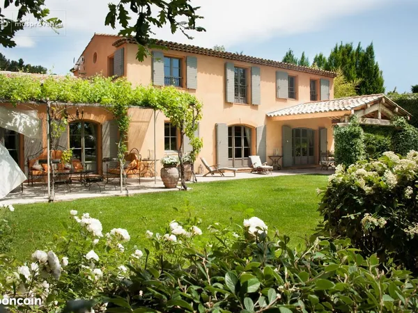 Projet de construction d'une maison 250 m² avec terrain à SAINT-REMY-DE-PROVENCE (13)