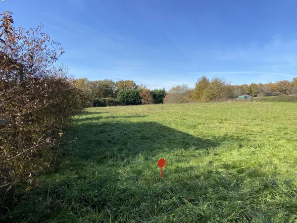 Secteur Bretenoux-Biars dans un cadre paisible et résidentiel,  beau terrain à bâtir de 2208 m².