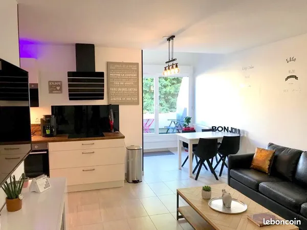 Colocation Évry - Chambre avec salle d'eau privative