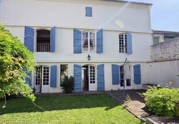 Maison 6 pièces 260 m²