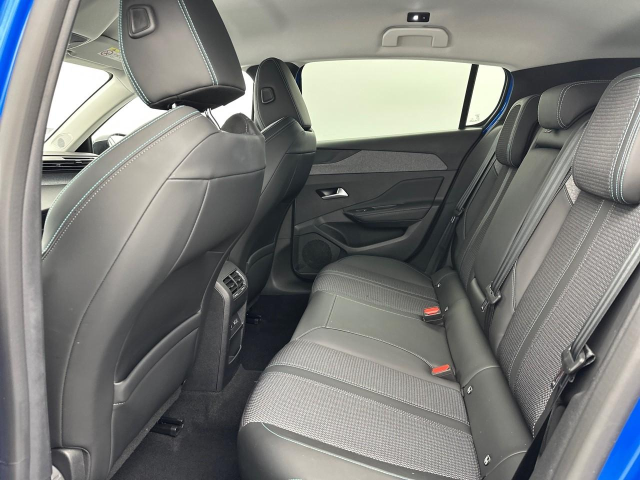 Peugeot 308 puretech 130ch s&s bvm6 allure pack — photo 12