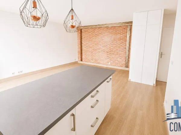 Faubourg de l'Arche - Superbe 3 pièces avec balcon de 7 m² e