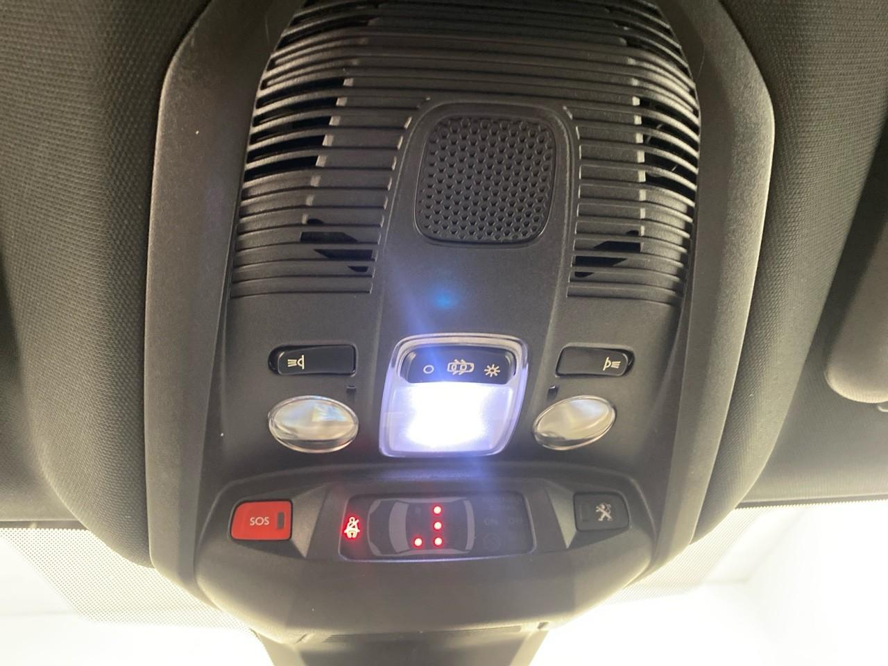 Peugeot 3008 hybrid 225 e-eat8 gt pack — photo 16