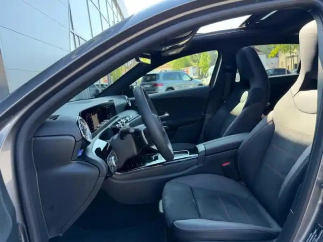 Mercedes Classe A 200 amg line — photo 33