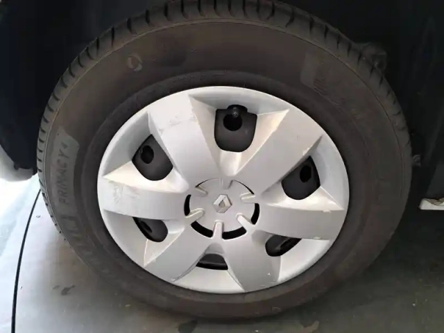 Renault Kangoo blue dci 80 — photo 14