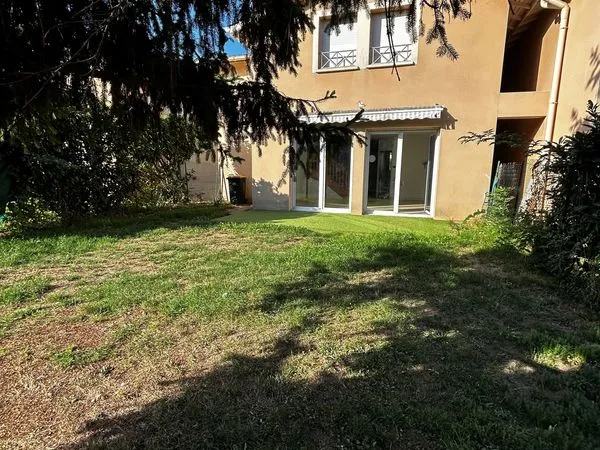 Maison 5 pièces de 115 m² avec garage et grande cave — Charly (69390)