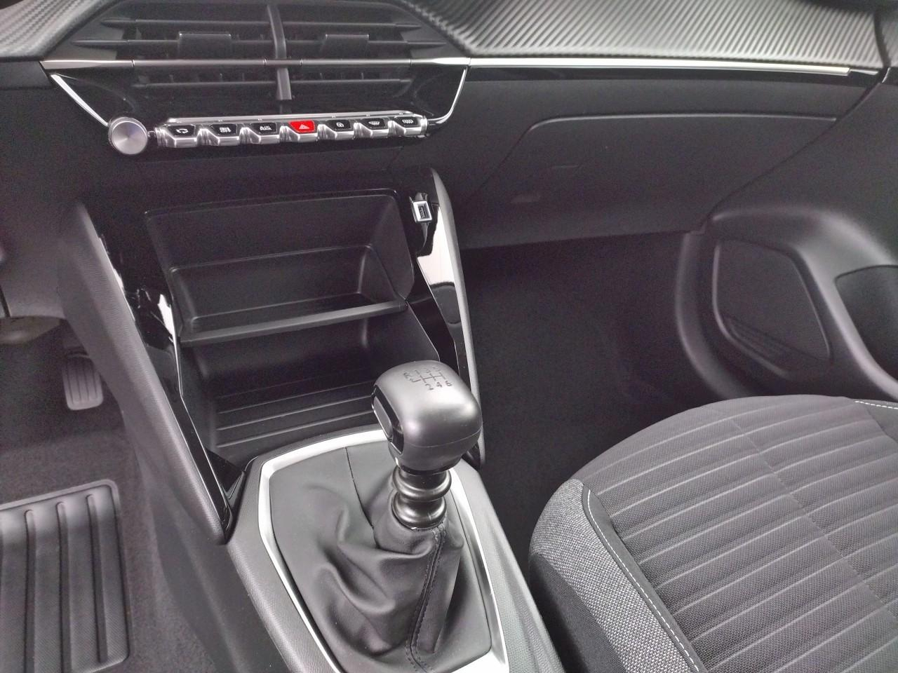 Peugeot 208 puretech 100 s&s bvm6 style — photo 21