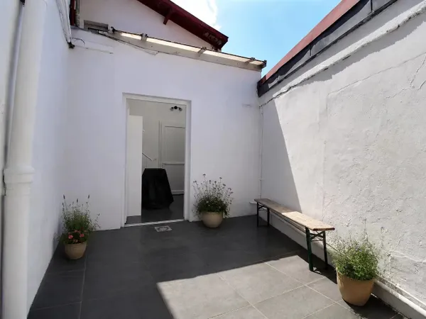 Grande maison basque divisée en Appt et boutique