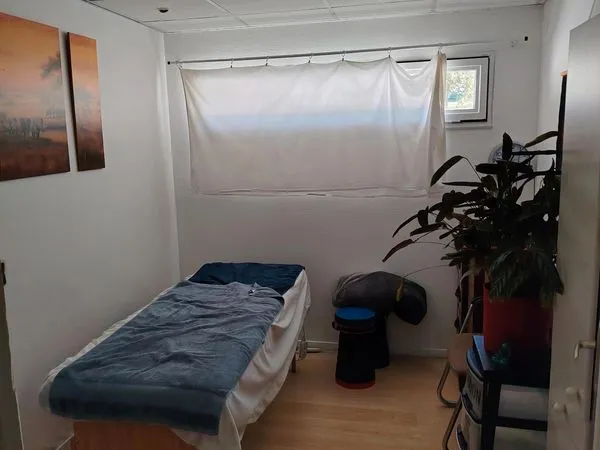Bureau et espace de travail Location Bures-sur-Yvette  10m² 1000€