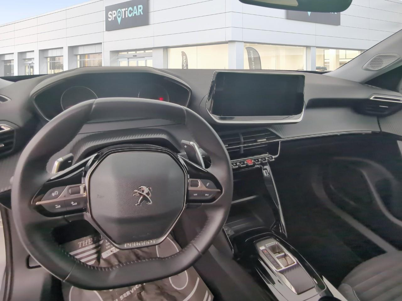 Peugeot 2008 puretech 130 s&s eat8 style — photo 14