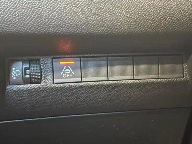Peugeot 2008 1.2 puretech 100ch s&amp;s active — photo 11