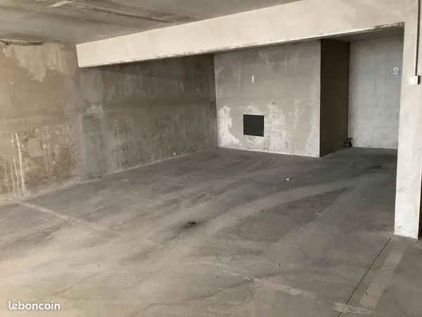 Vend place de parking couvert