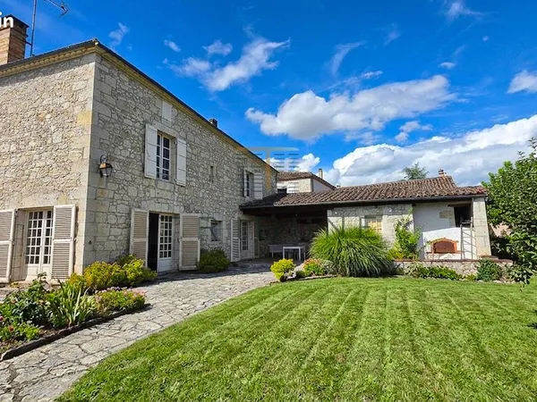 Propriété 5 pièces 230 m²