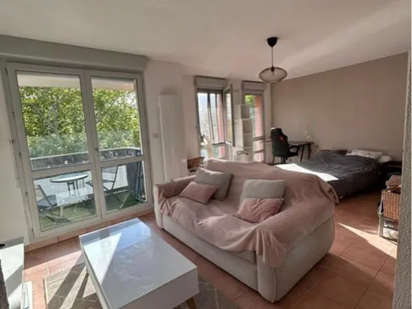 Location meublé 34m2 avec balcon Port St Sauveur Toulouse Jardin des plantes