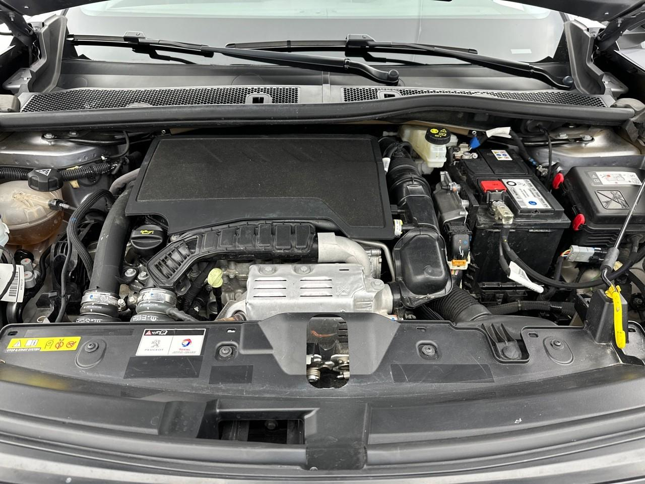 Peugeot 2008 puretech 130 s&s eat8 style — photo 13