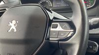 Peugeot 2008 1.2 PureTech 100ch S&S Active Pack — photo 18