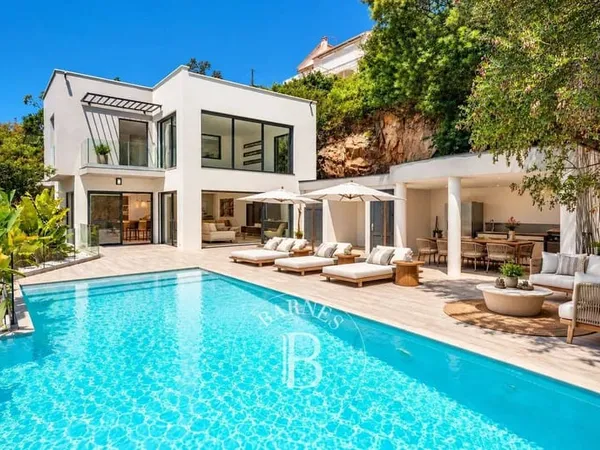 Villa 7 pièces 303 m²