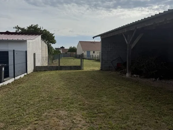 Terrain 768 m²