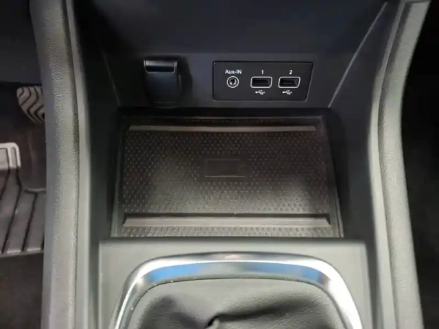 Renault Captur tce 140 - 21 — photo 25