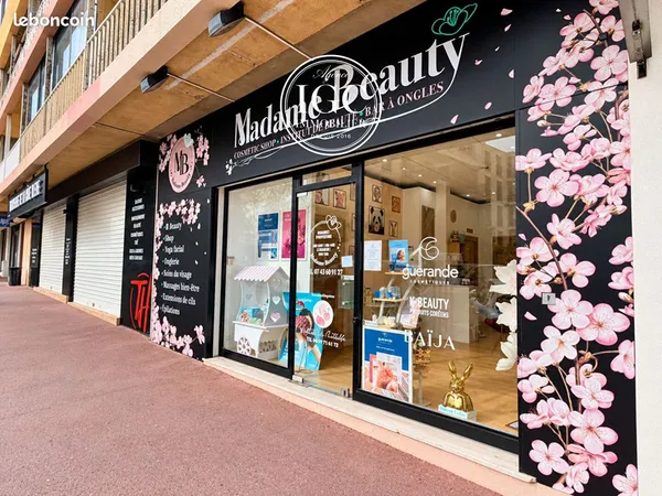 Local commercial 43 m² CARRY LE ROUET