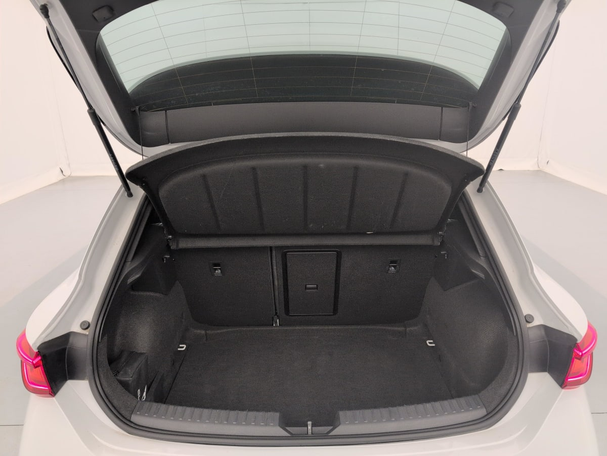 Cupra Leon — photo 11
