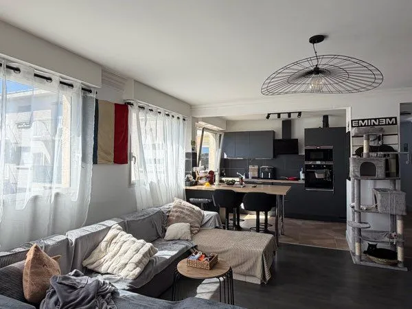 T3 rénové avec parking et cave - 81m² - Nantes (bd Jules Verne)