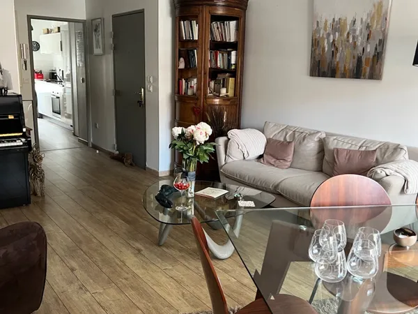 Vends appartement 80m² 3 chambres Tourcoing centre à 50 mètres du métro, de la gare et du tram