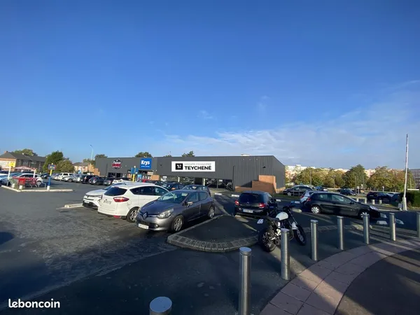 Local commercial 564 m² Sin-le-Noble