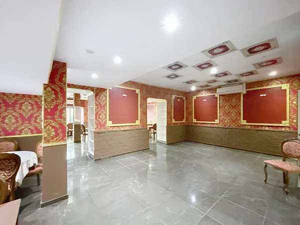 Local commercial 264 m²