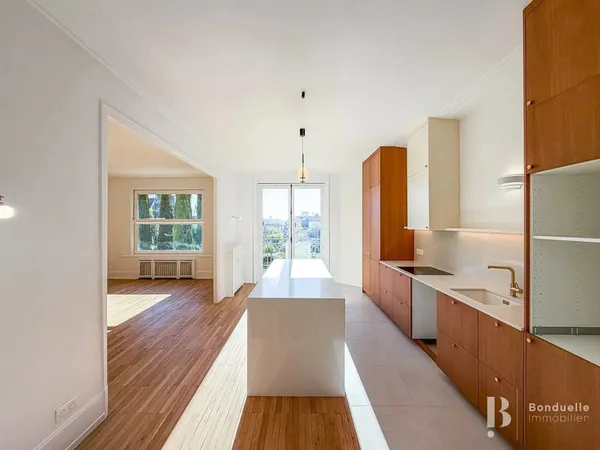À LOUER VIDE - MAGNIFIQUE 4 PIECES DE 118 M2 - 2 CHAMBRES - REFAIT À NEUF - RUE RAYNOUARD - COEUR PA