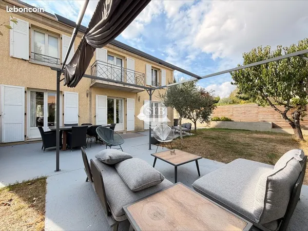 Maison 7 pièces 160 m²