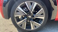 Peugeot 208 1.2 PureTech 100ch S&S GT Line EAT8 — photo 31