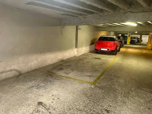 Parking 14 m²