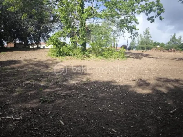 Terrain 1850 m²
