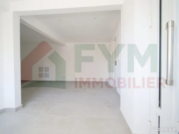 Local 80 m² Saint-Denis