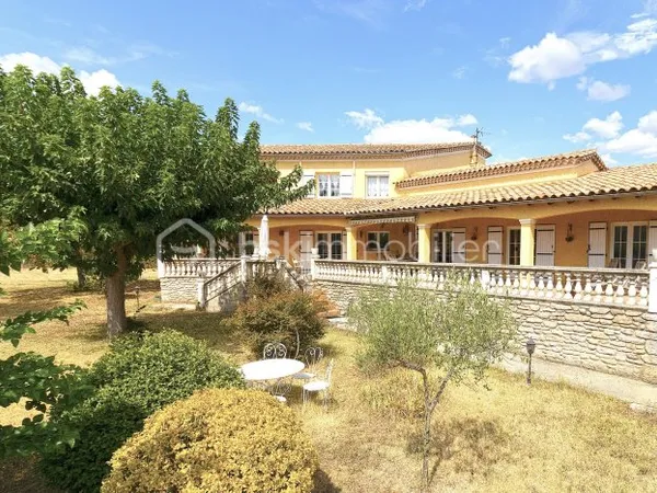 Maison 7 pièces 229 m²