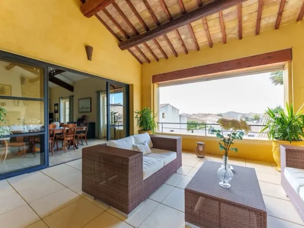Maison 7 pièces 300 m²