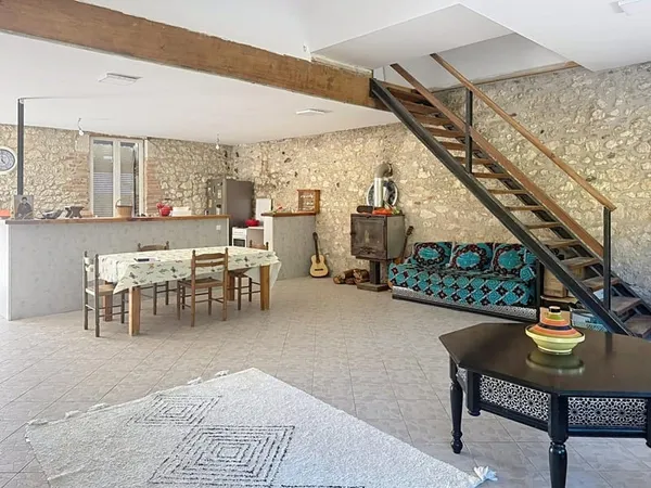 Une grande maison à petit budget à ne pas manquer.