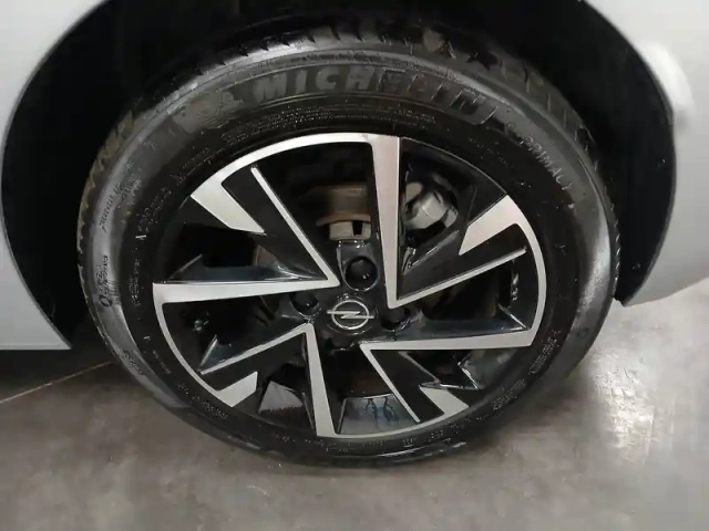 Opel Corsa 1.2 turbo 130 ch bva8 — photo 31
