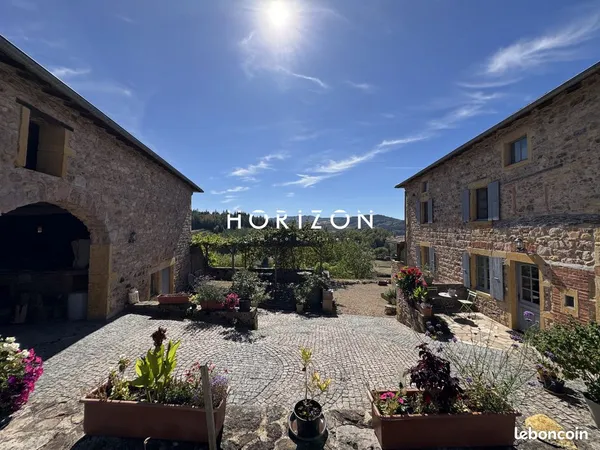 Maison 5 pièces 223 m²
