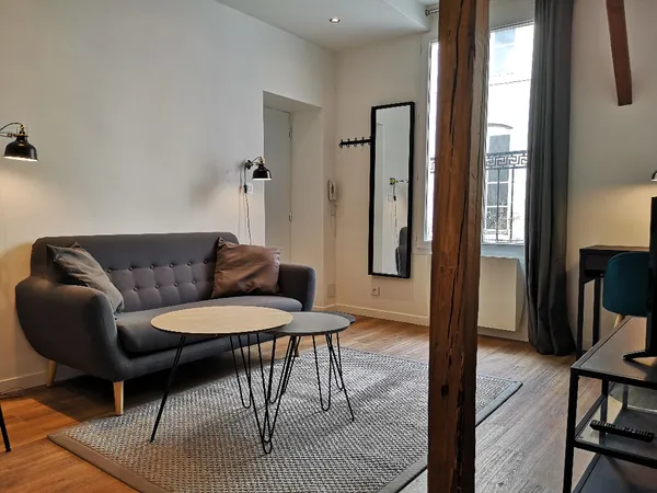 Paris IVème grand studio 27 m2