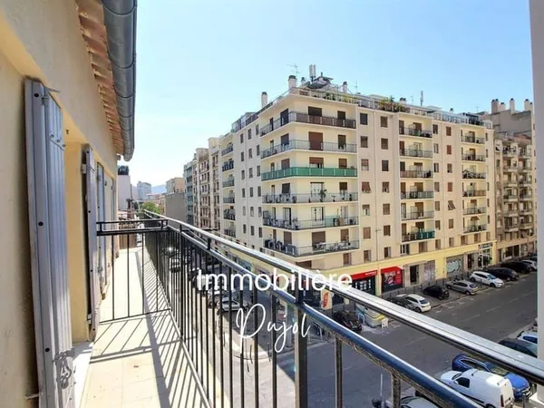 Studio 1 pièce 25 m²